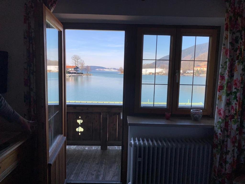 Standard Double room with lake view Haus Kaiser