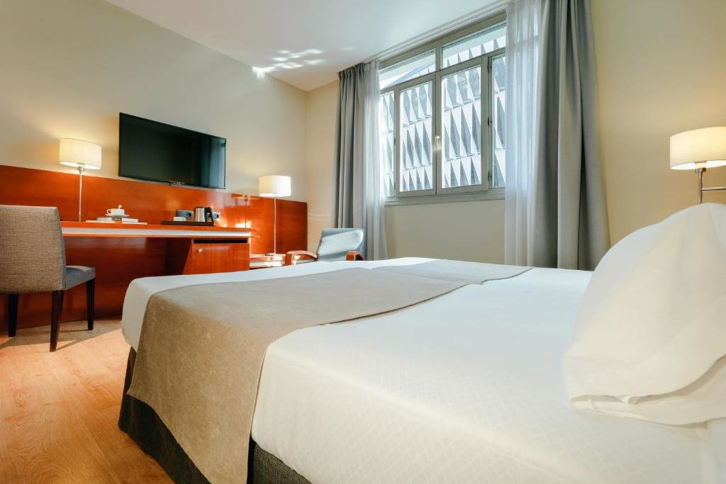 Cozy Single room Abba Euskalduna Hotel