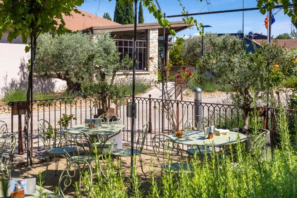Superior Double room with courtyard view Terre de Provence Hôtel & Spa