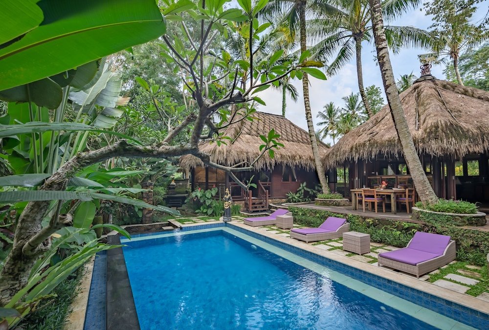 Вилла с 3 комнатами Villa Bali Village