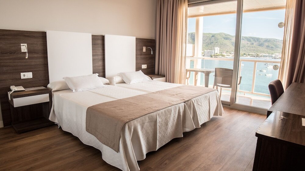 Двухместный номер Top Floor с балконом и с видом на море Hotel Seramar Comodoro Playa