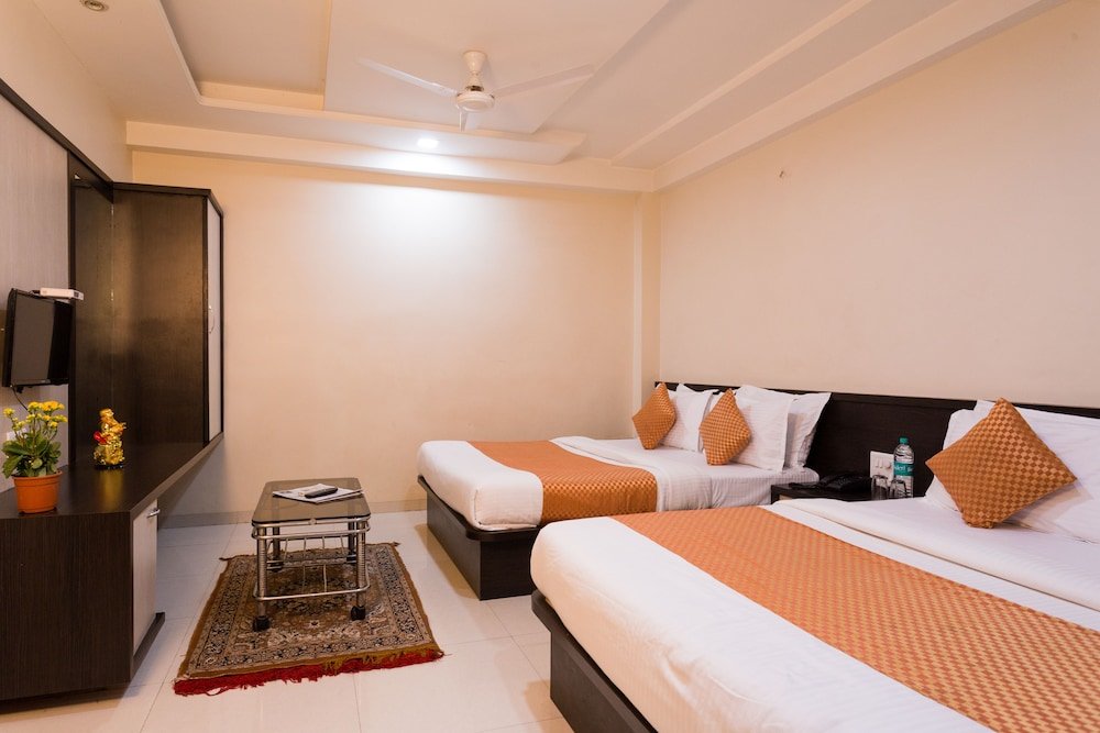 Deluxe Quadruple room Hotel Shanti Kamal