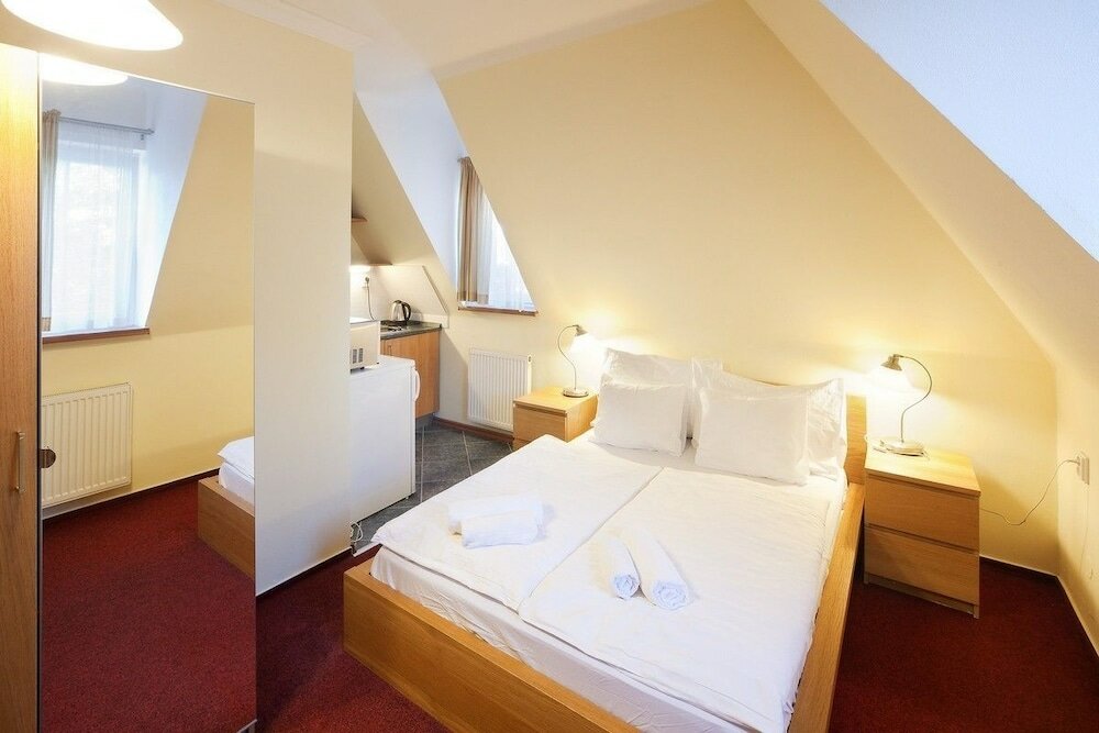 Двухместный семейный номер Standard c 1 комнатой с видом на горы Pytloun Self Check-in Hotel Liberec