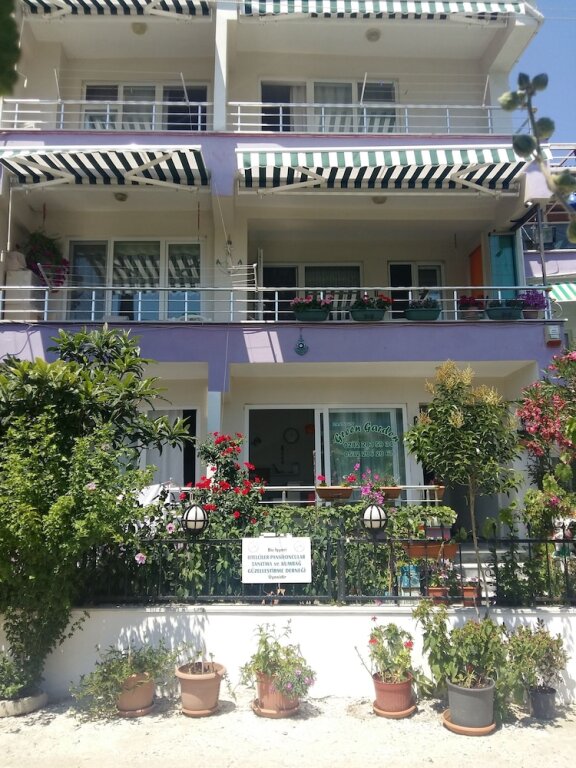 Standard triple chambre avec balcon Kumbağ Green Garden Pansiyon