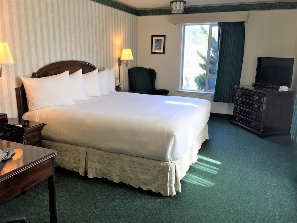 Suite Comfort Emerald Dolphin Inn & Mini Golf