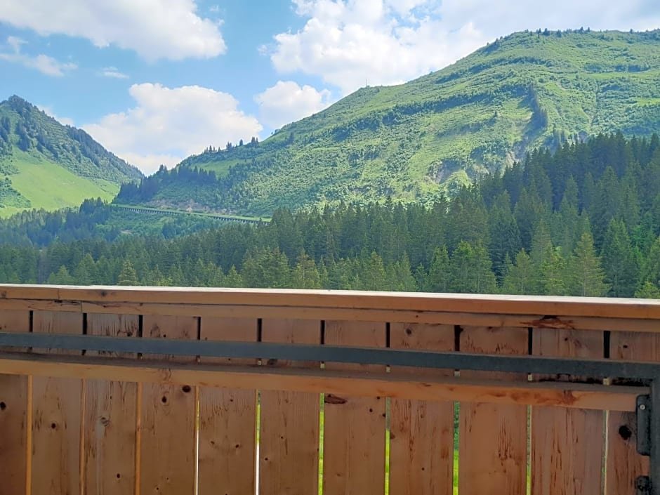 Одноместный номер Standard с балконом Das alpine Lifestyle Berghotel Madlener