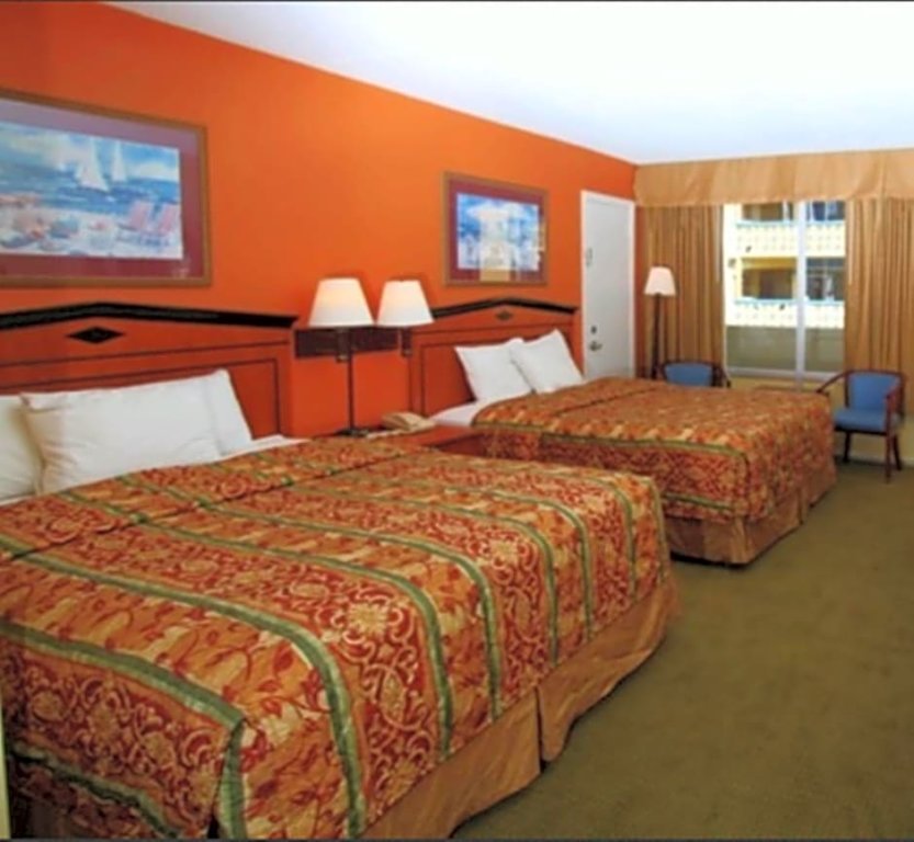 Standard Quadruple Basement room with ocean view Days Inn