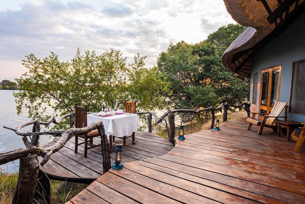 Villa Mukambi Safari Lodge