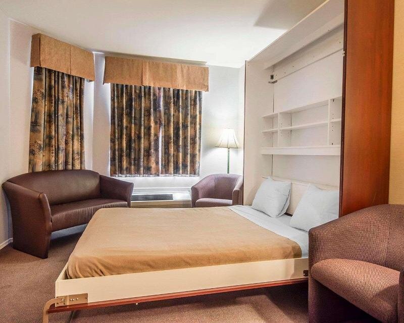 Standard Suite Hotel Quality Suites