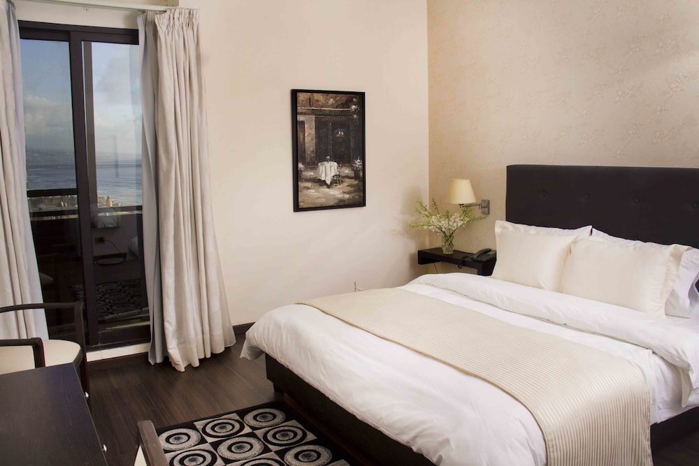 2 Bedrooms Apartment Al Jamila Suites