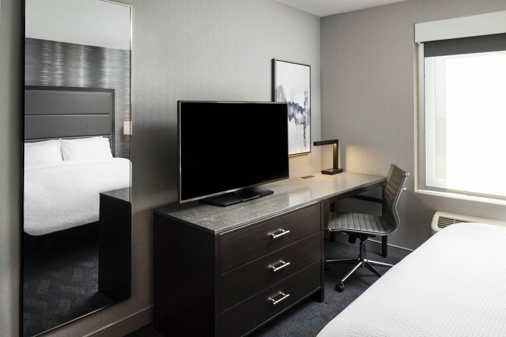 Люкс Fairfield Inn & Suites by Marriott Boston Logan Airport/Chelsea