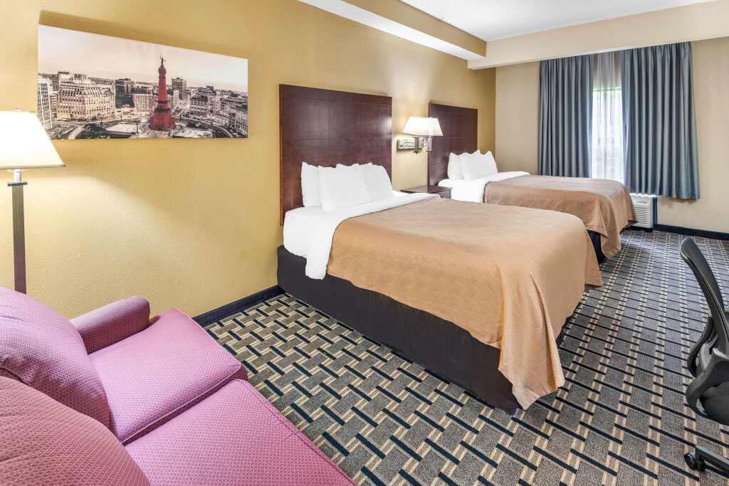 Standard quadruple chambre Clarion Inn & Suites Northwest