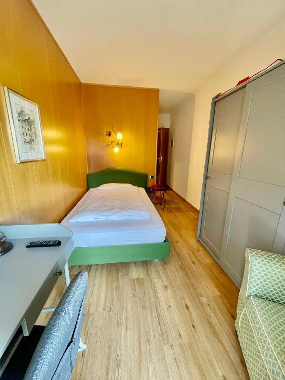 Standard Einzel Zimmer mit Seeblick Hotel Miralago Wellness