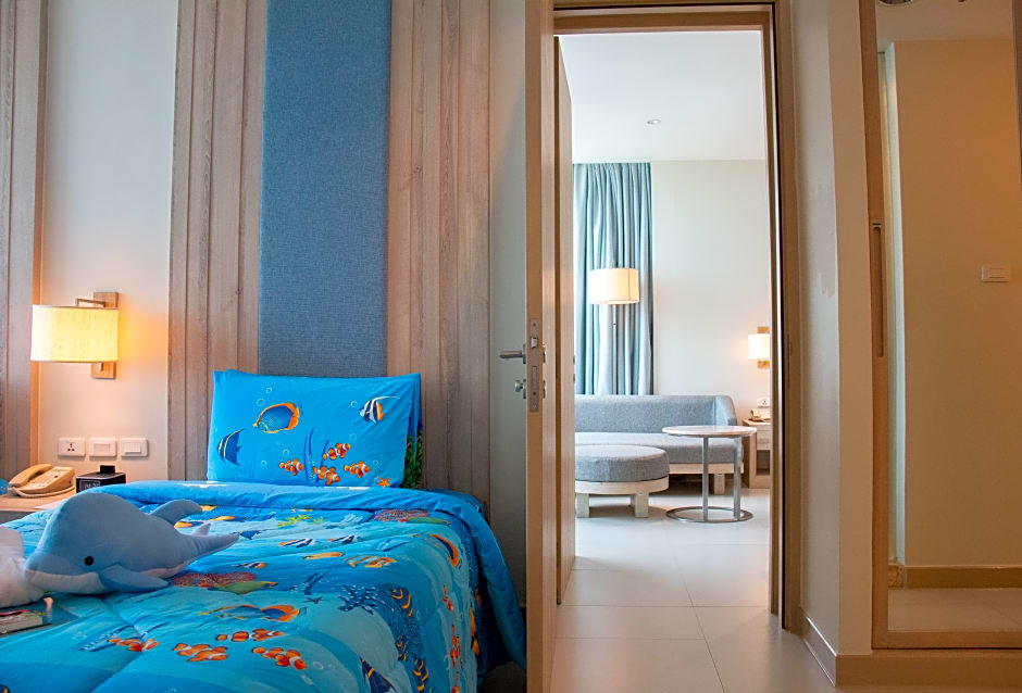 Четырёхместный семейный номер Standard с 2 комнатами Holiday Inn Pattaya, an IHG Hotel