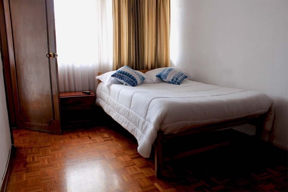 Economy Double room with balcony Casa Blanca Hostal Manizales