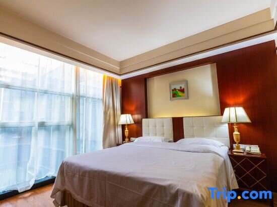 Двухместный люкс Deluxe с 3 комнатами Changshu Hotel