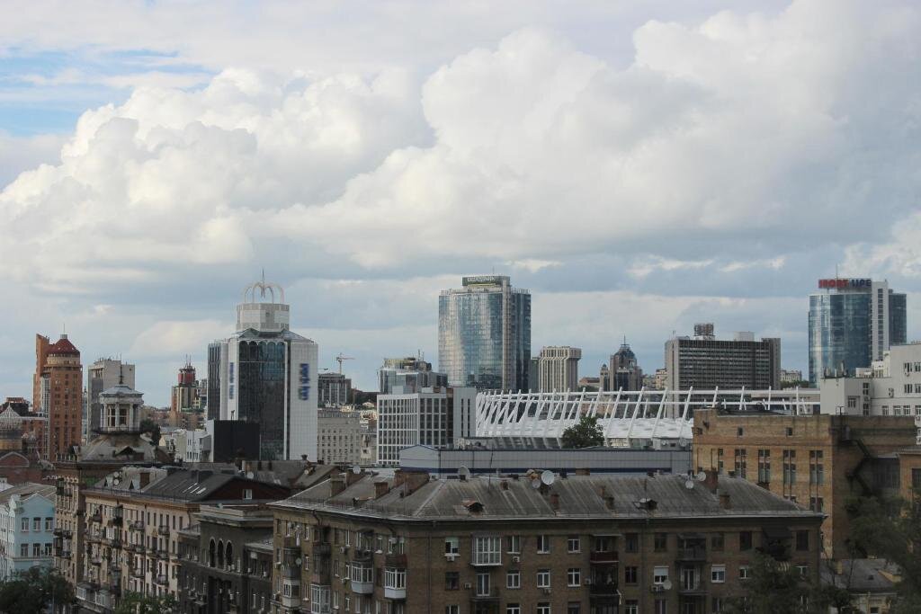 Люкс с видом на город Холидей Инн Киев