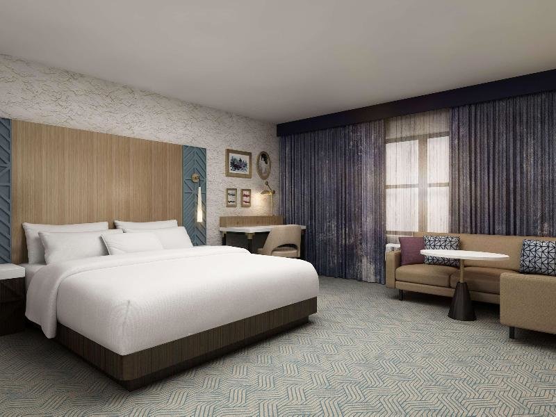 Suite Hotel Royer Urbana, Tapestry Collection by Hilton