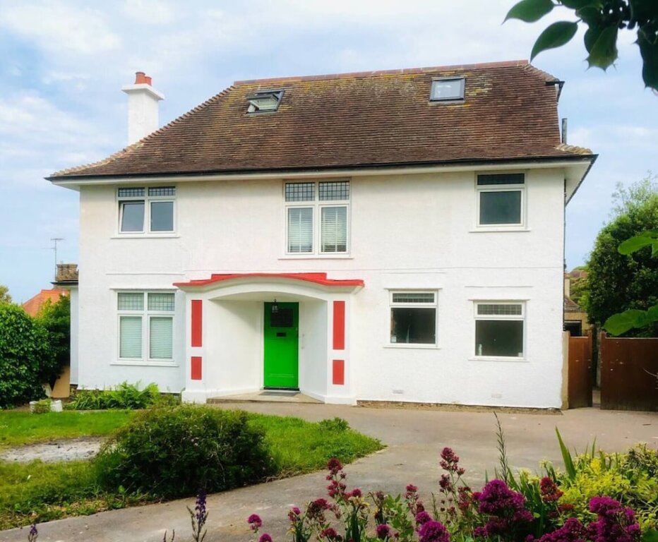 Cottage Inviting 5-bed House in Eastbourne