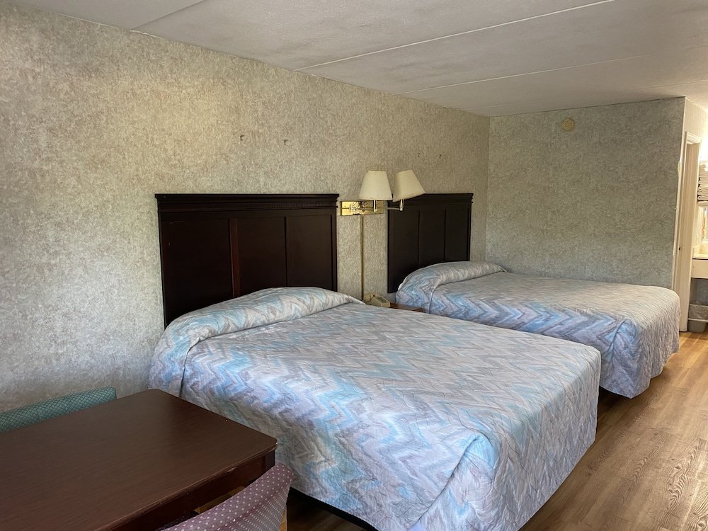 Standard Quadruple room Riverfront Lodge