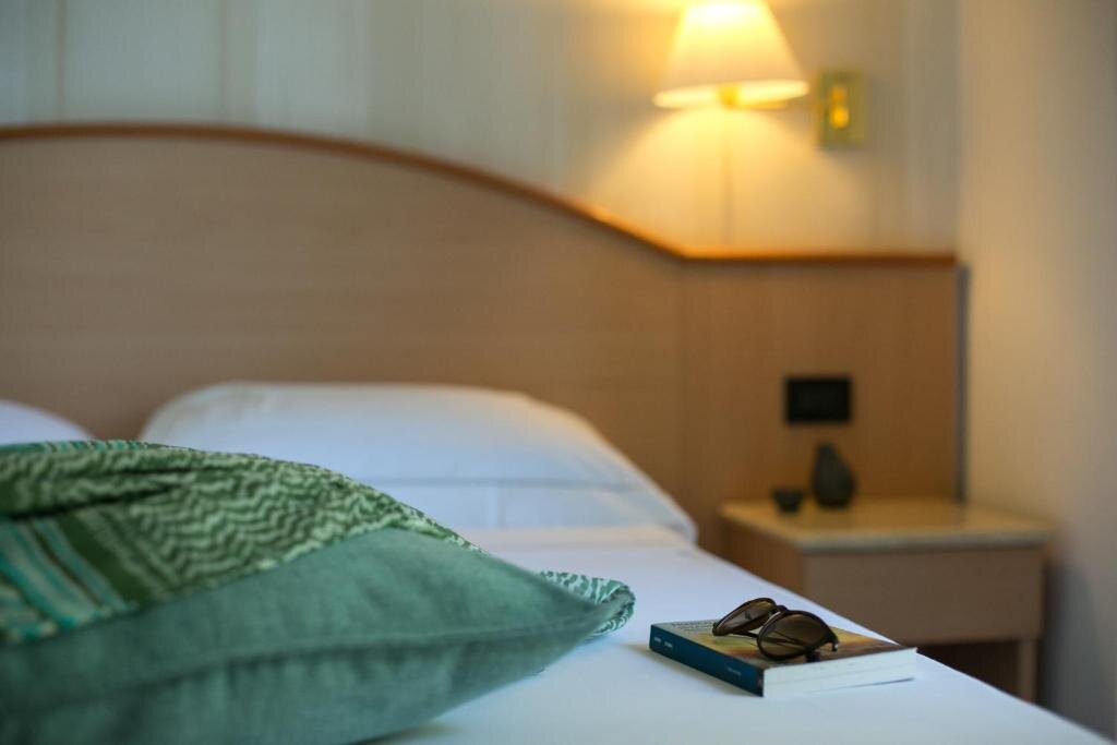Standard Double room with partial sea view Hotel Arc En Ciel
