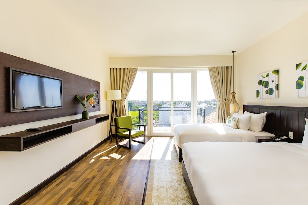 Deluxe Triple room with balcony Lasenta Boutique Hotel Hoian