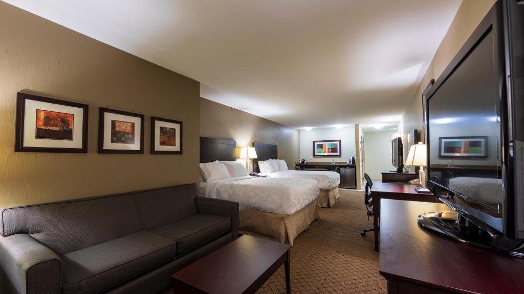 Executive Double room Holiday Inn Hotel and Suites-Kamloops, an IHG Hotel