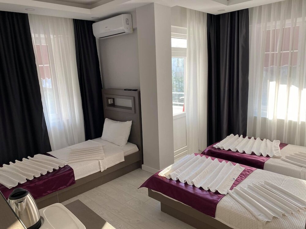 Standard Dreier Zimmer mit Balkon Konyaaltı HOTEL