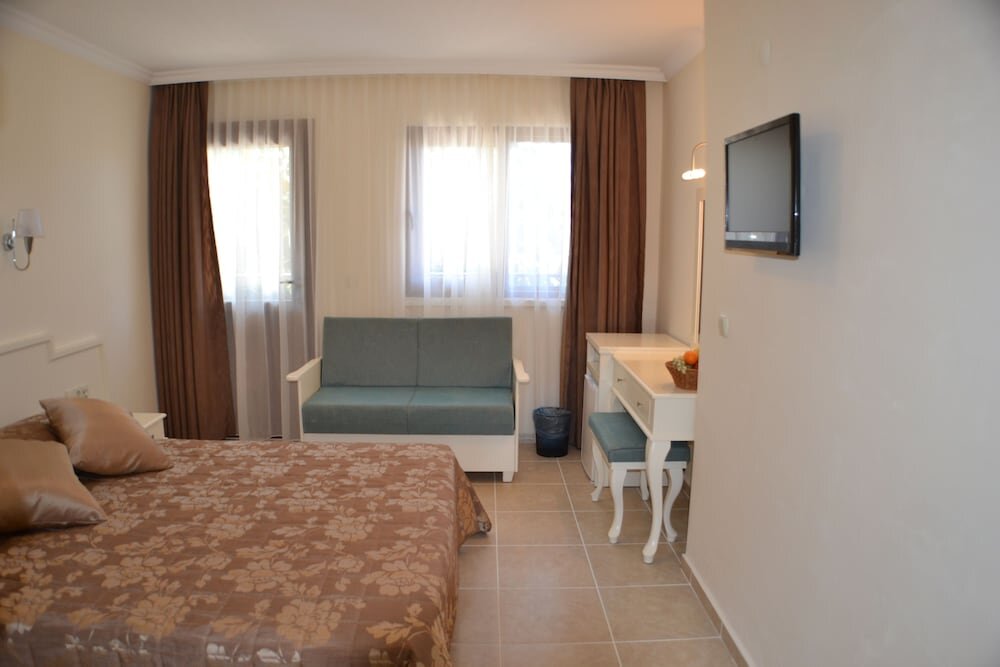 Двухместный номер Comfort c 1 комнатой с балконом и с видом на бассейн Unsal Hotel