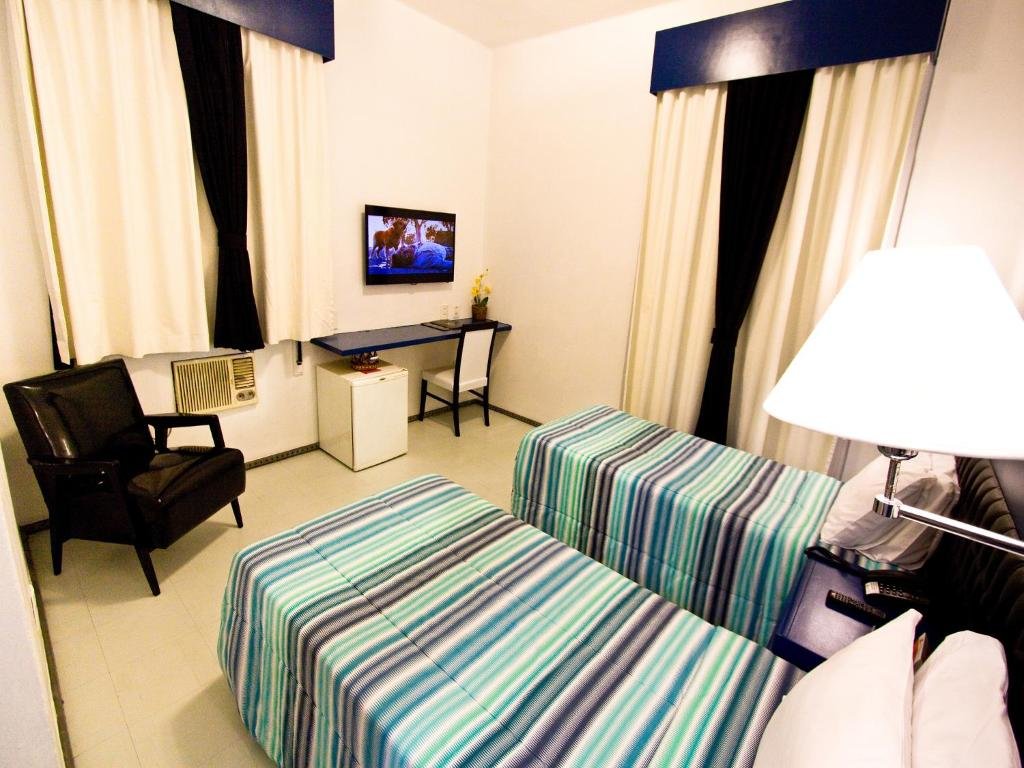 Standard Quadruple room Hotel Normandie