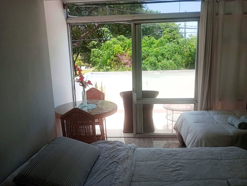 Suite De ejecutivo 2 dormitorios con balcón y con vista al parque Monterrico Suites Hotel