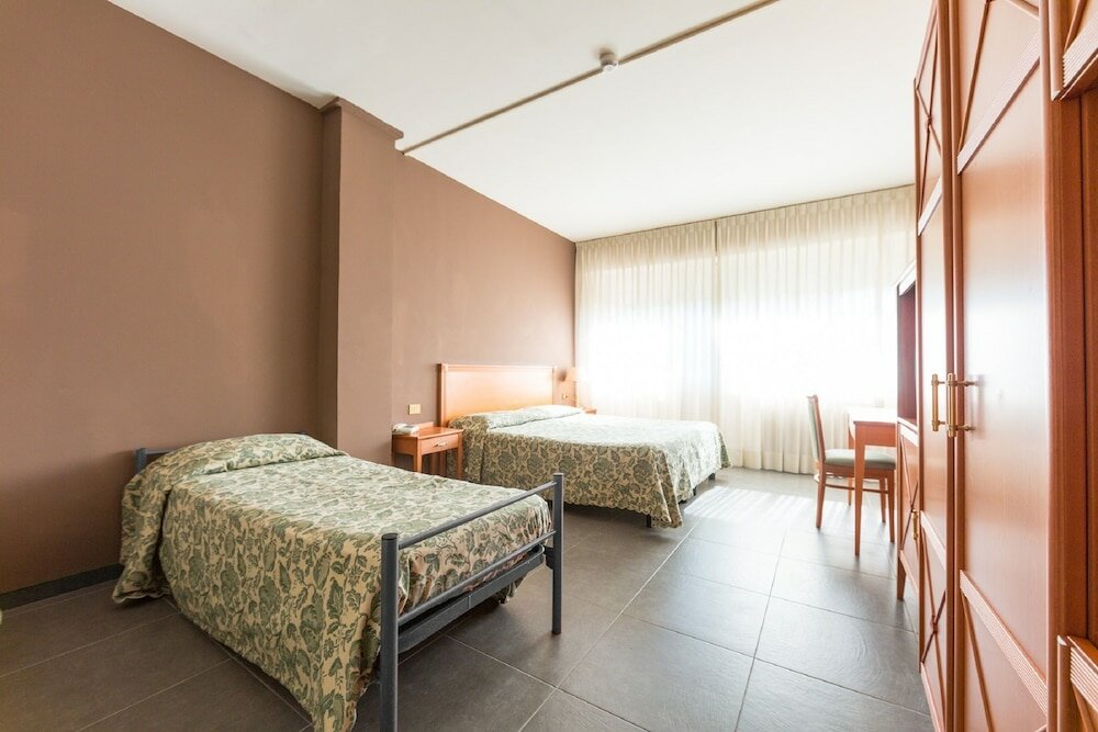 Четырёхместный семейный номер Standard Hotel Mirò Montecatini Terme