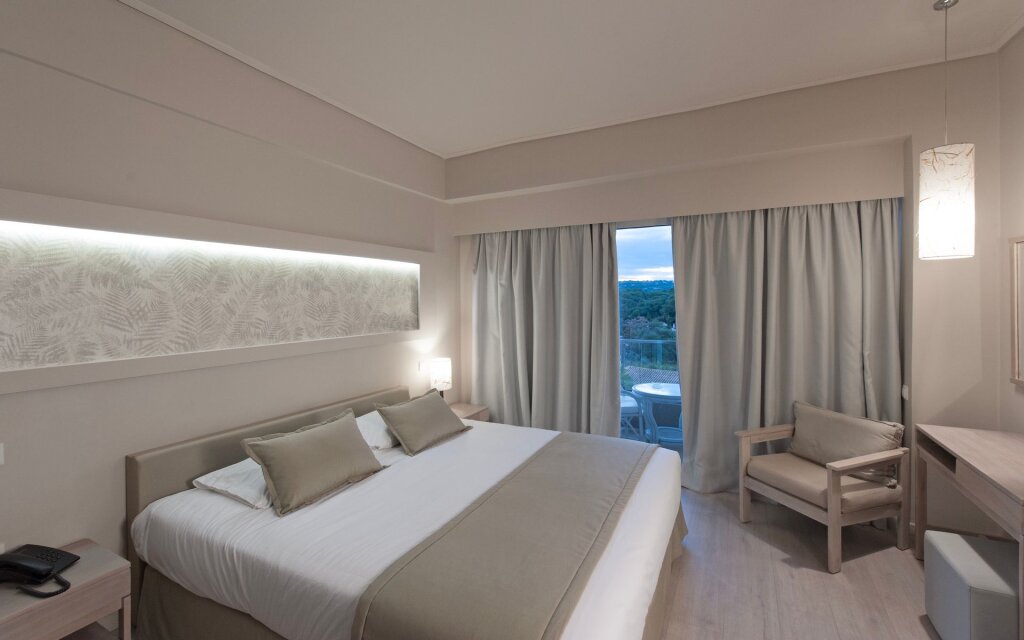 Camera familiare Standard con vista sulle montagne Hotel King Saron Club Marmara