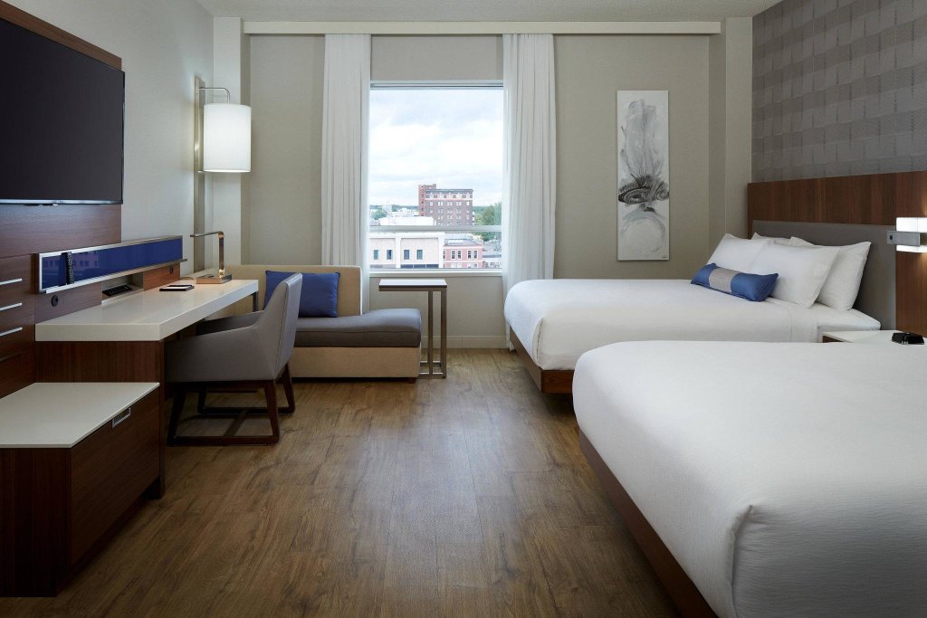 Двухместный номер Standard Delta Hotels by Marriott Trois Rivieres Conference Centre