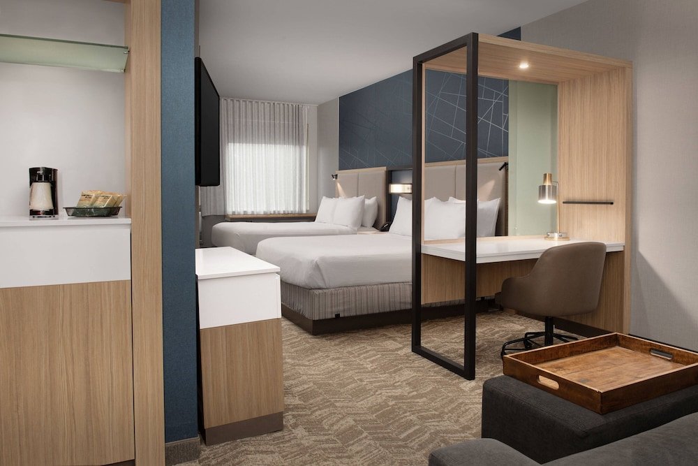 Четырёхместный люкс SpringHill Suites By Marriott Charleston Airport & Convention Center