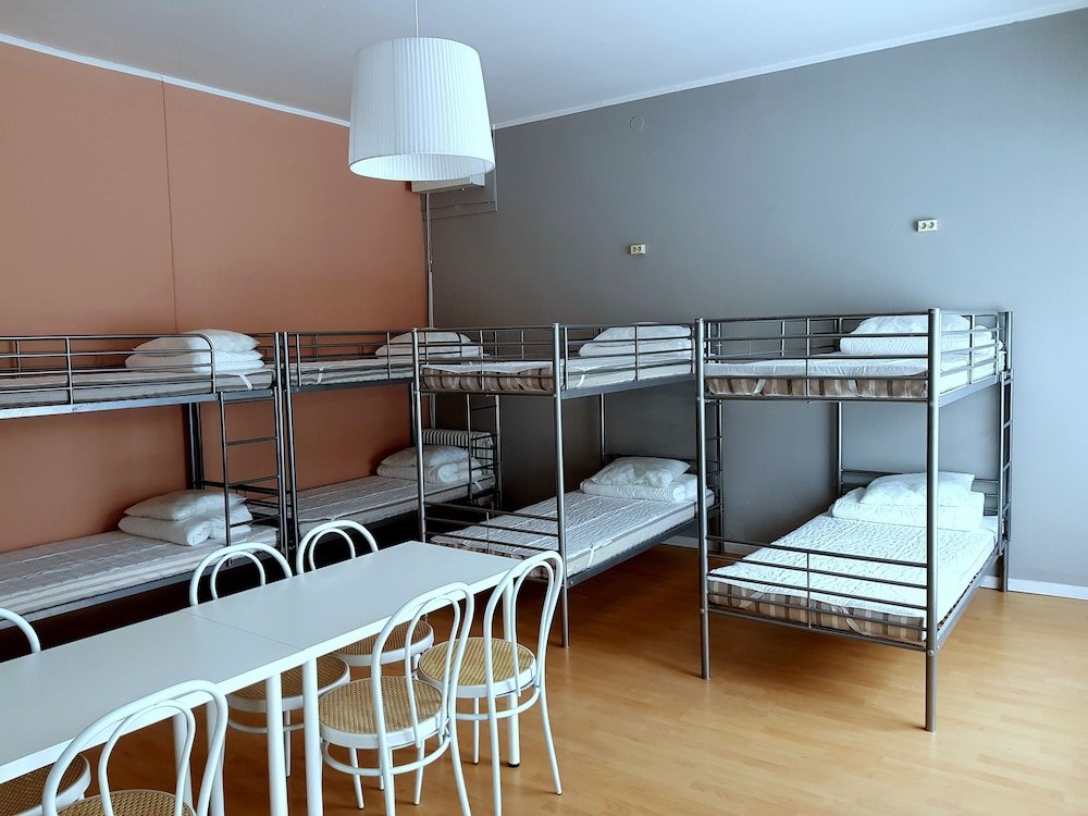 Кровать в общем номере (мужской номер) Malung Sälen Hostel