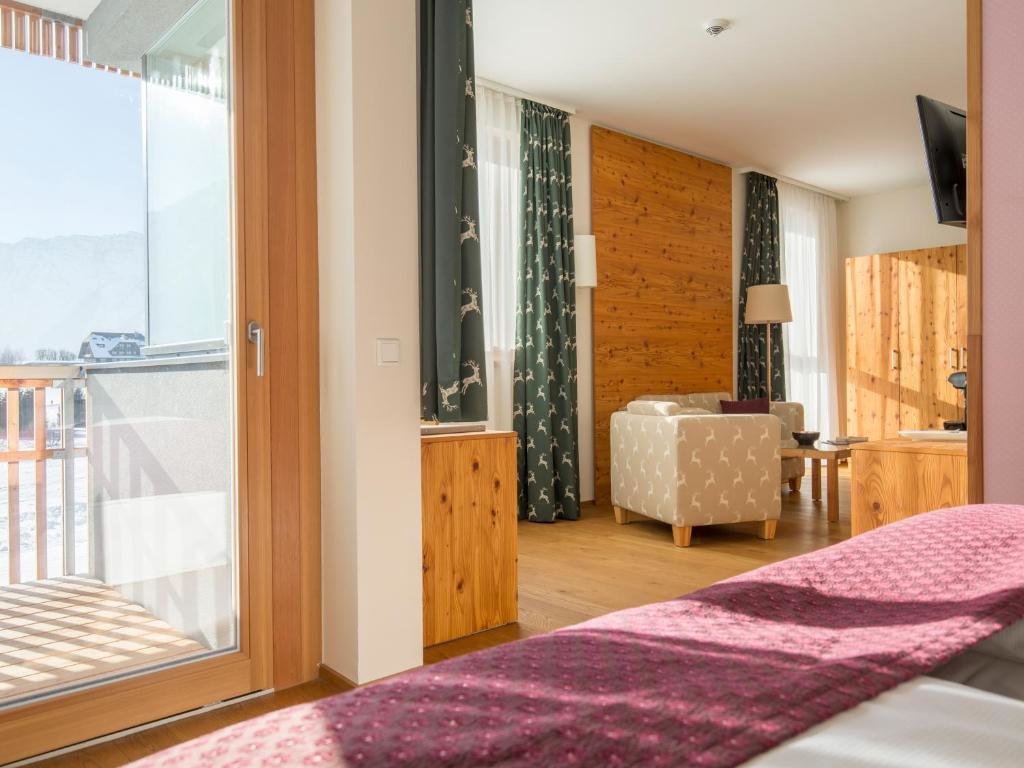 Junior Suite with mountain view Narzissen Vital Resort Bad Aussee