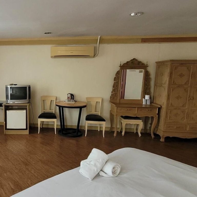 Четырёхместный номер Standard Neptuna Kata Hotel