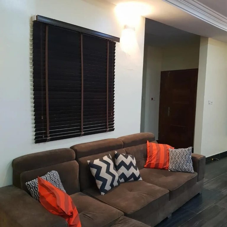 Cottage Lovely 3-bed House in Lekki , Terrace , ac ,wifi