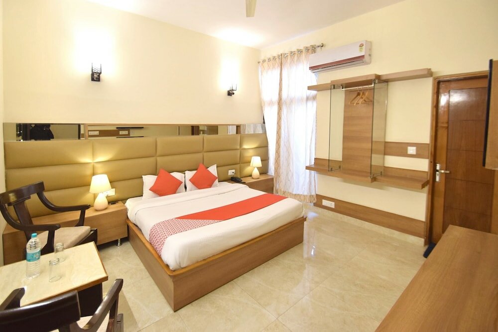 Standard Zimmer Capital O Hotel Shivalik Hills