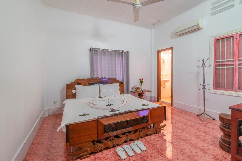 Superior Double room Five Rose Siem Reap Hostel