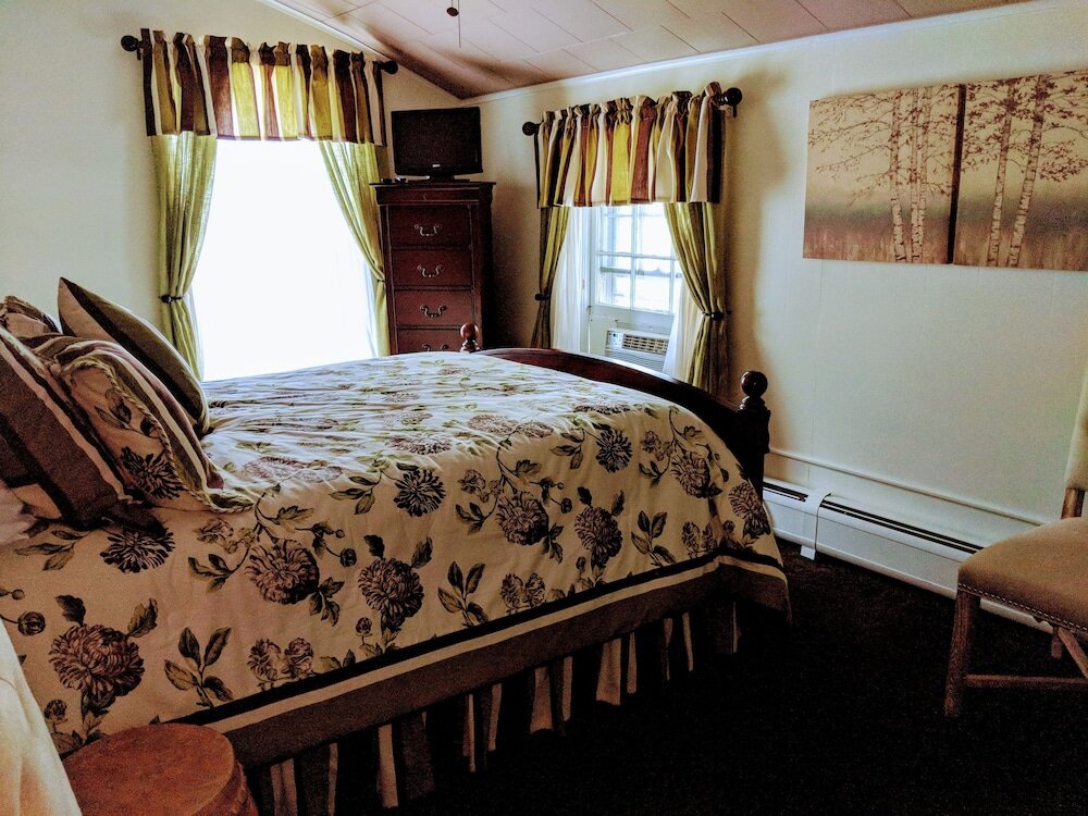 Deluxe Single room with garden view Allegiance Bed and Breakfast