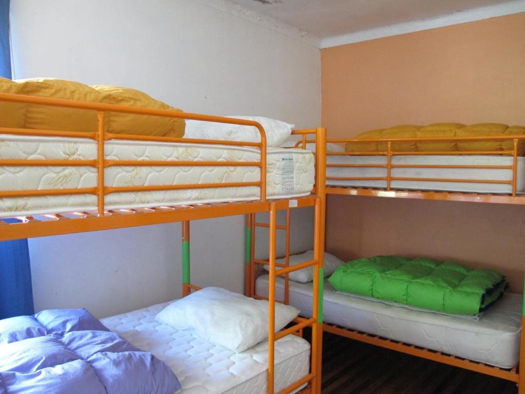 Кровать в общем номере Ventana Sur Hostal