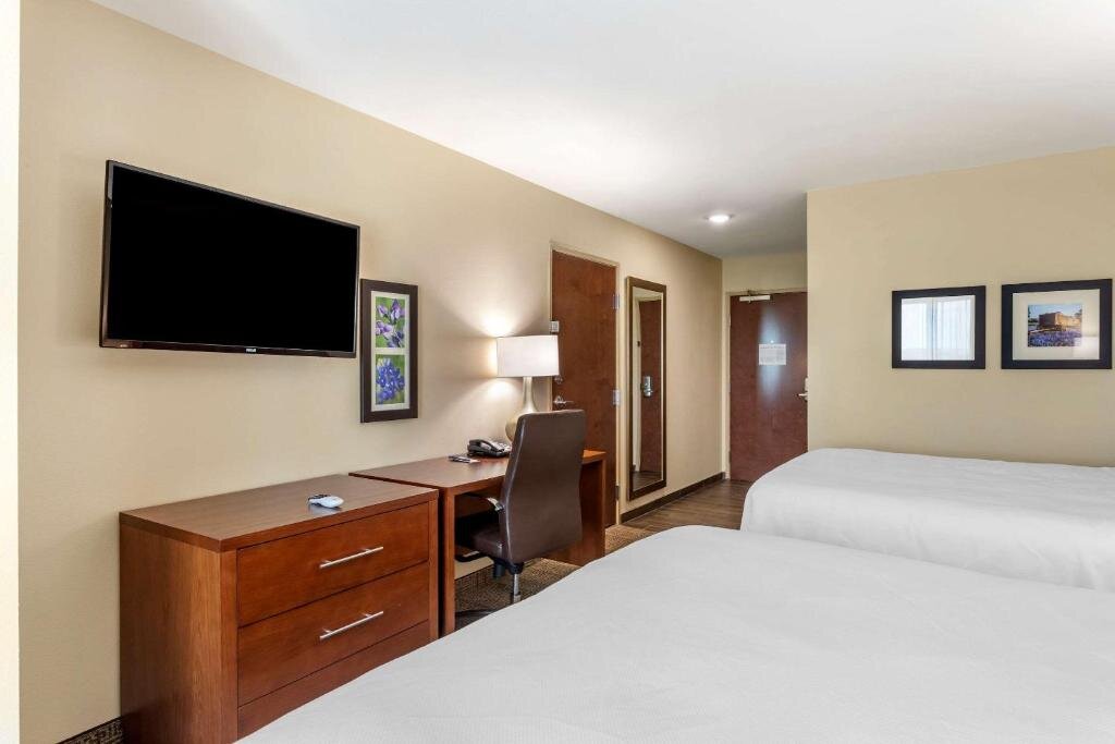 Двухместный номер Standard Comfort Inn & Suites