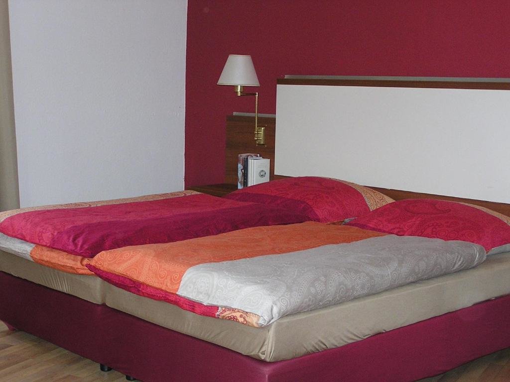 2 Bedrooms Apartment Ferienwohnung Plauen Auerbachs Keller