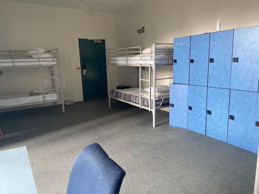 Кровать в общем номере The Village Canberra - Hostel