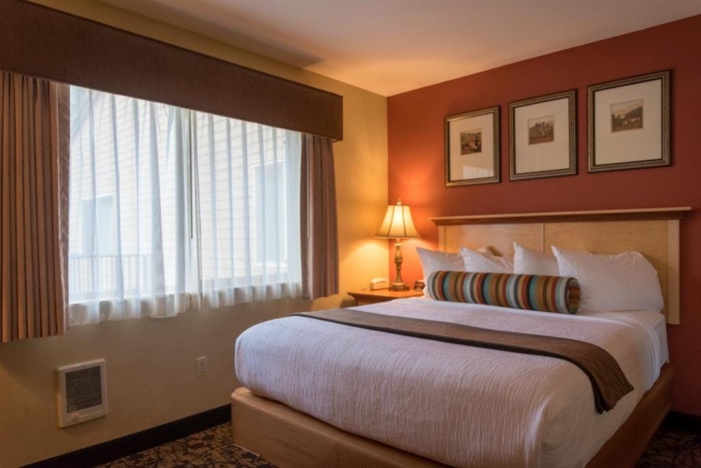 1 Bedroom Suite Whispering Woods Resort, a VRI resort