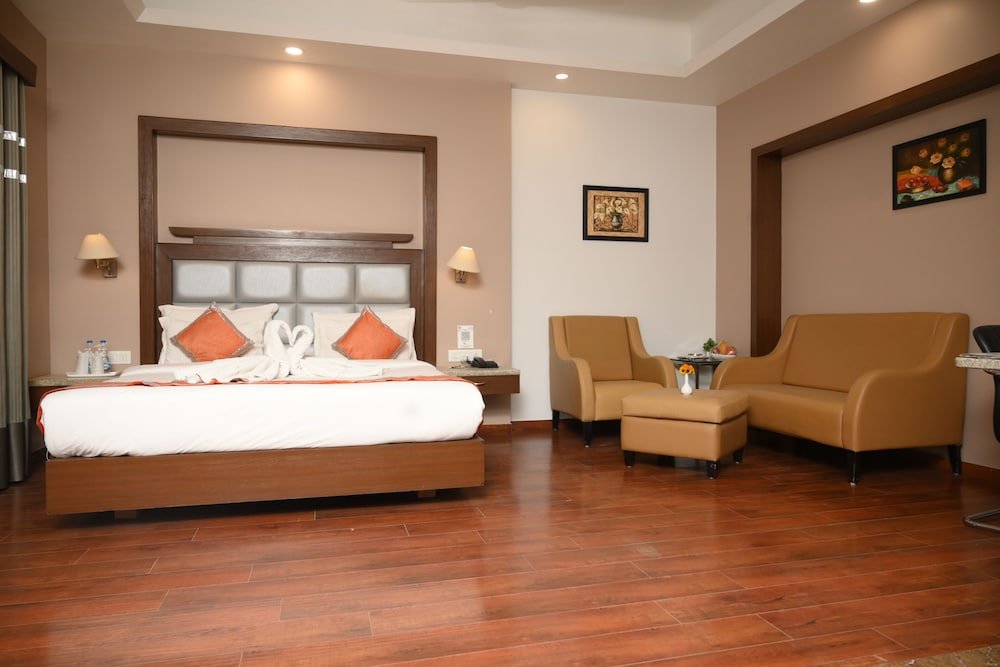 Luxe suite Hotel Chirag