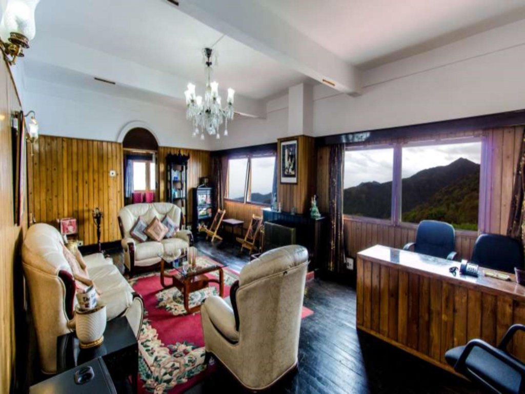 Люкс Central Gleneagles Heritage Resort Former Bungalow of Ex-TATA Chairman Russi Mody The Mall Road Darjeeling