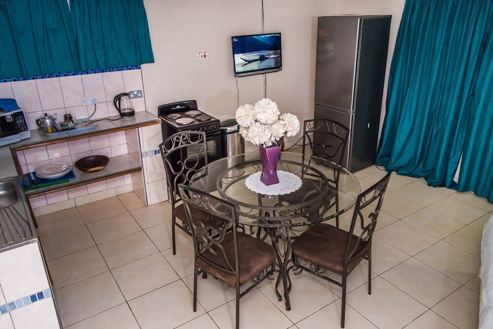 Семейные апартаменты с 2 комнатами с балконом и beachfront Tranquilo Resorts Cape Maclear